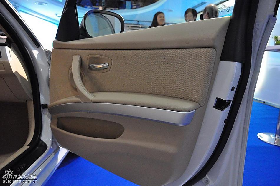 宝马318i进取型上市现场图