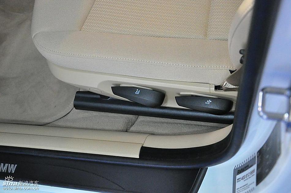 宝马318i进取型上市现场图