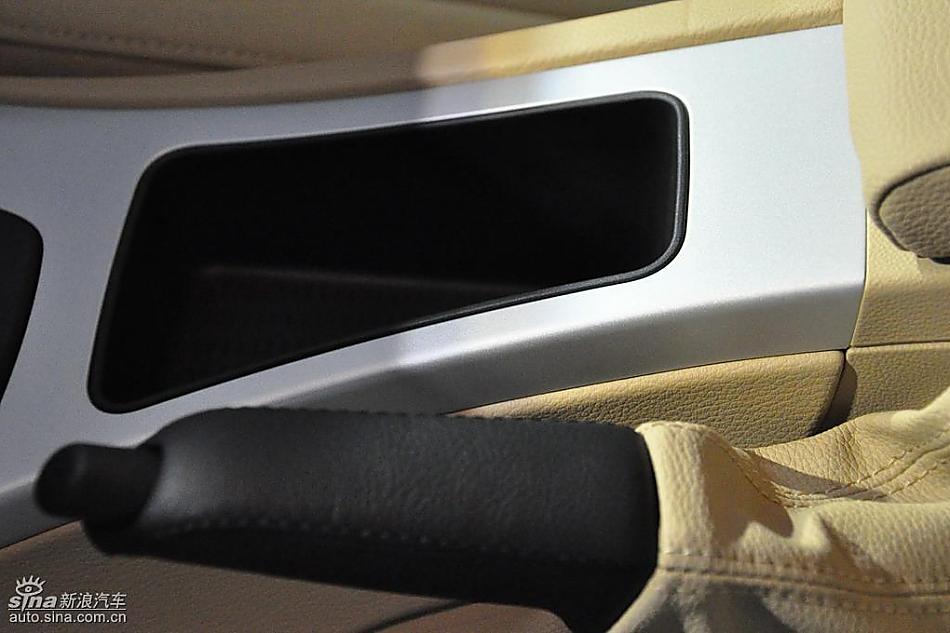 宝马318i进取型上市现场图