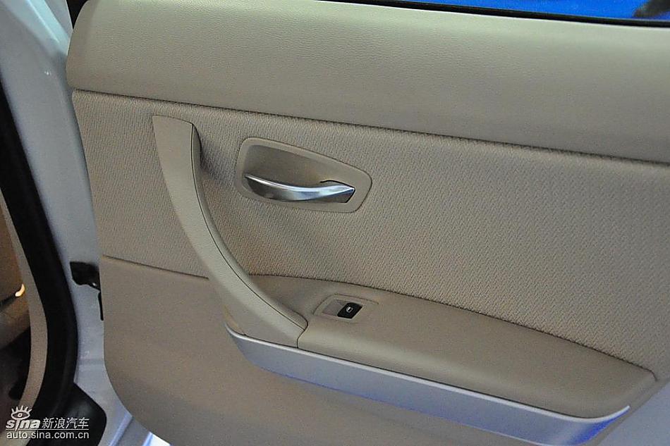 宝马318i进取型上市现场图