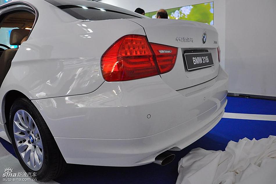 宝马318i进取型上市现场图