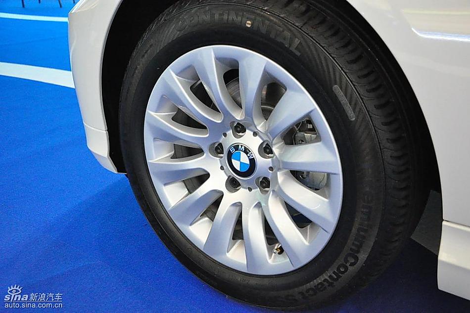 宝马318i进取型上市现场图