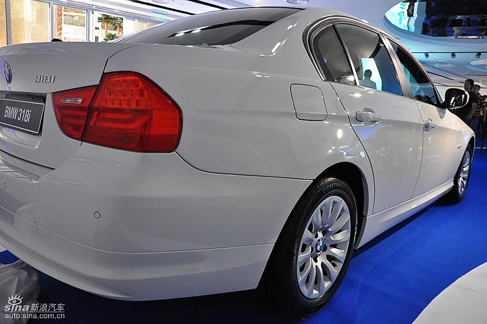 宝马318i进取型上市现场图