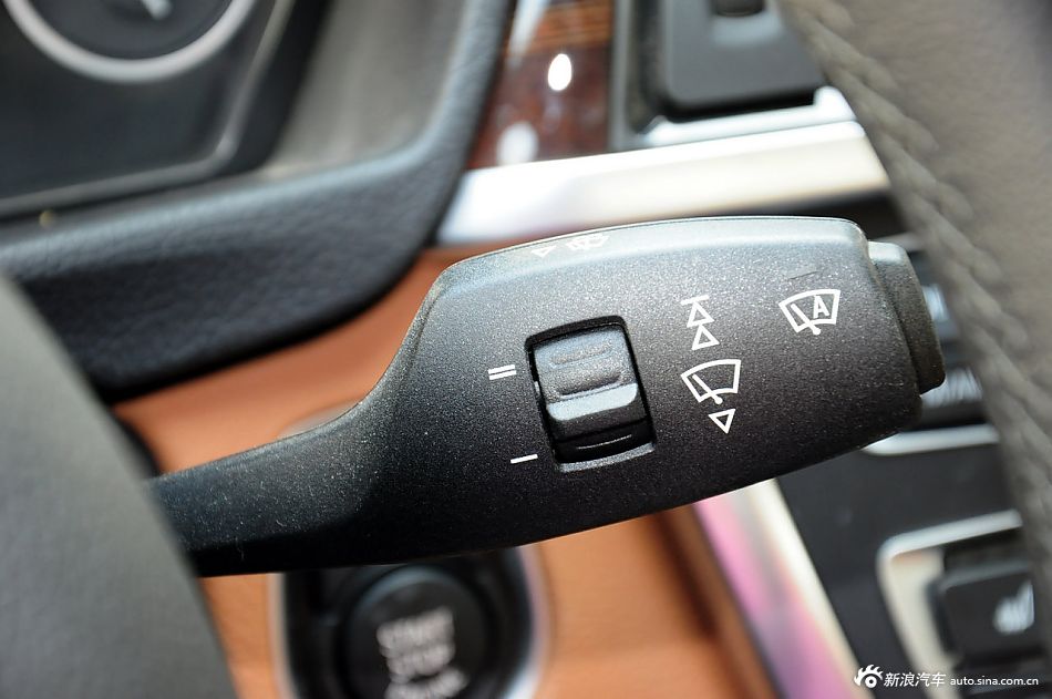 2013款宝马3系长轴距版实拍