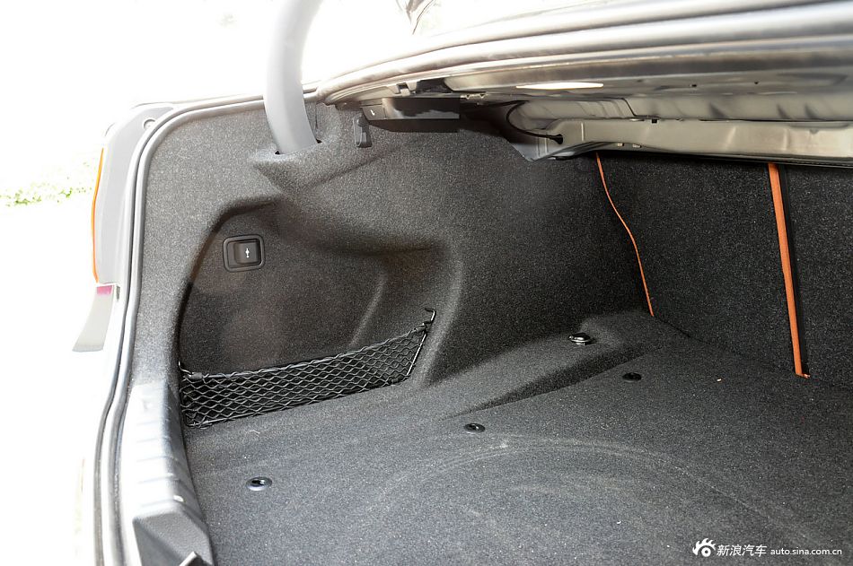 2013款宝马3系长轴距版实拍