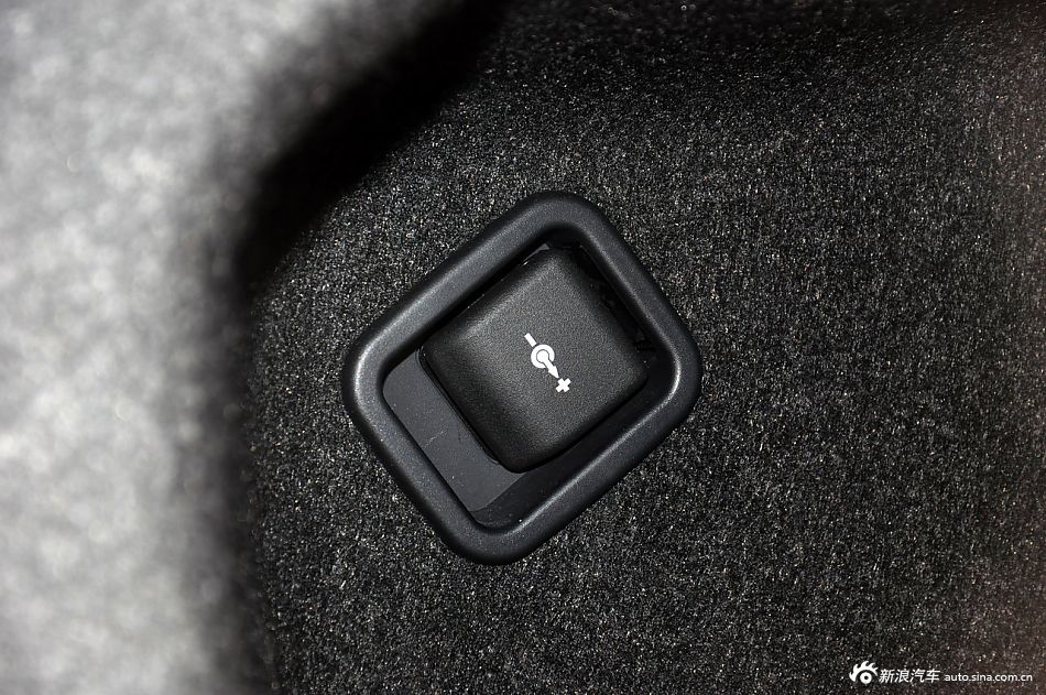 2013款宝马3系长轴距版实拍