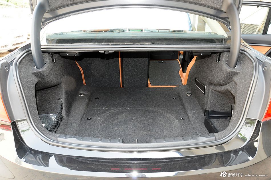 2013款宝马3系长轴距版实拍