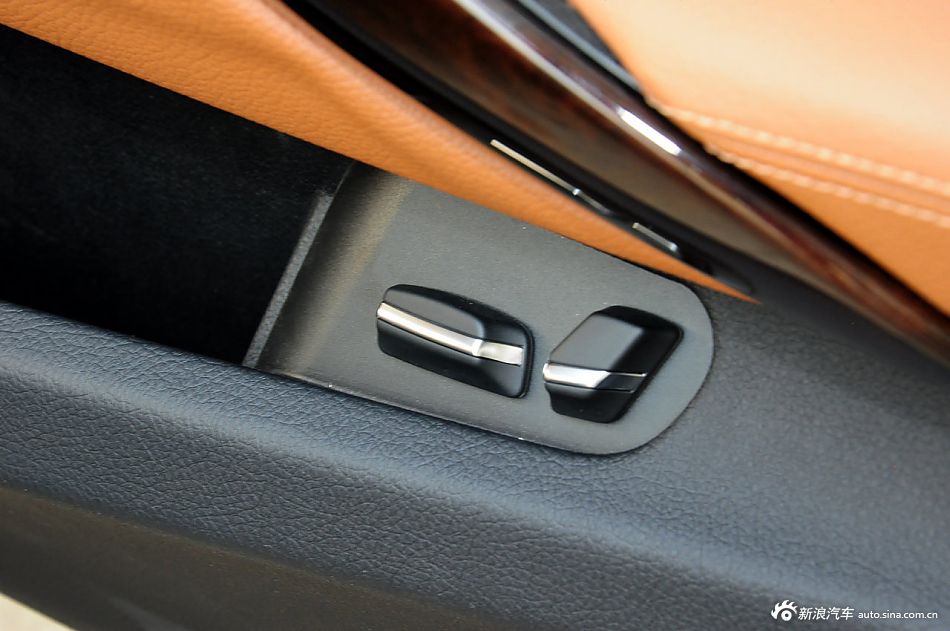 2013款宝马3系长轴距版实拍