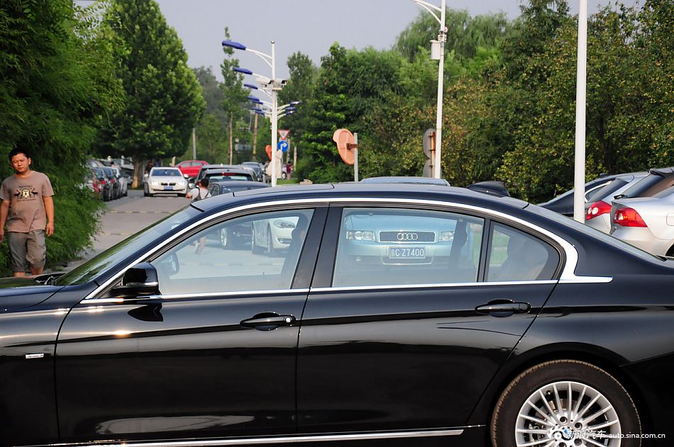 2013款宝马3系长轴距版实拍