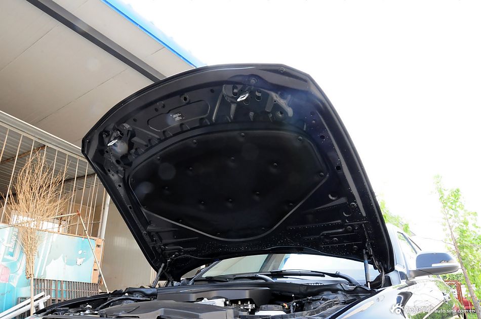 2013款宝马3系长轴距版实拍