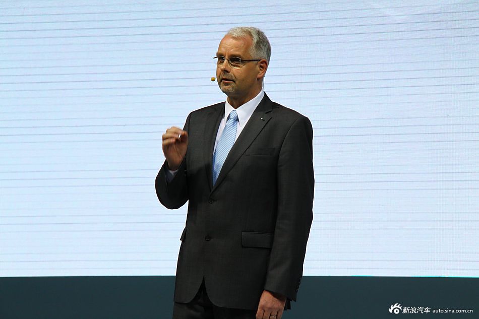 全新宝马3系上市