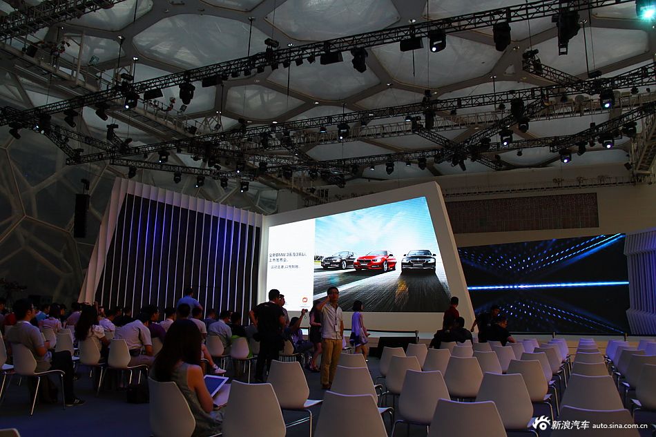 全新宝马3系上市