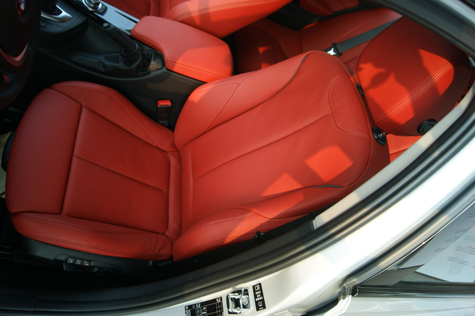 2013款宝马3系标准版