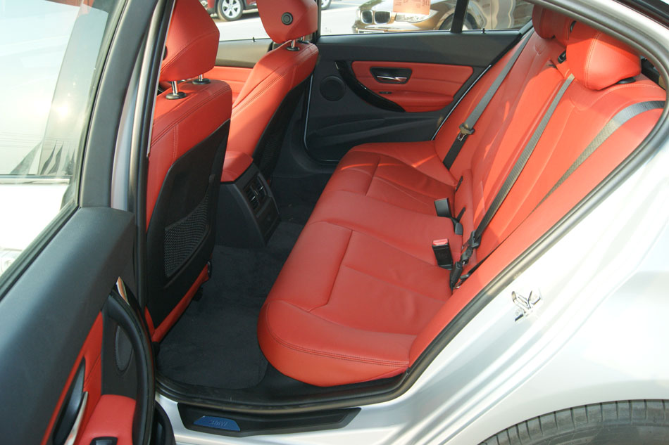 2013款宝马3系标准版