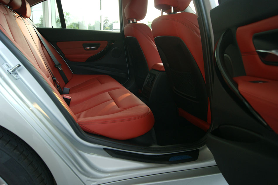 2013款宝马3系标准版