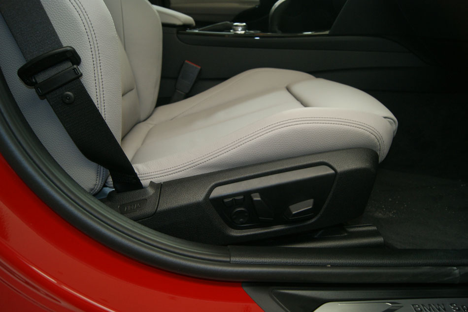 2013款宝马3系标准版