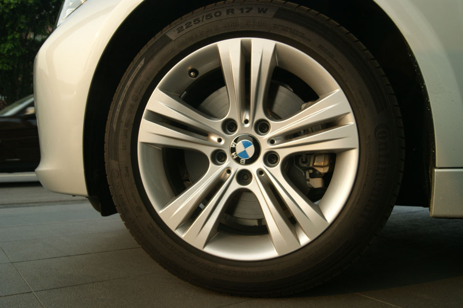 2013款宝马3系标准版