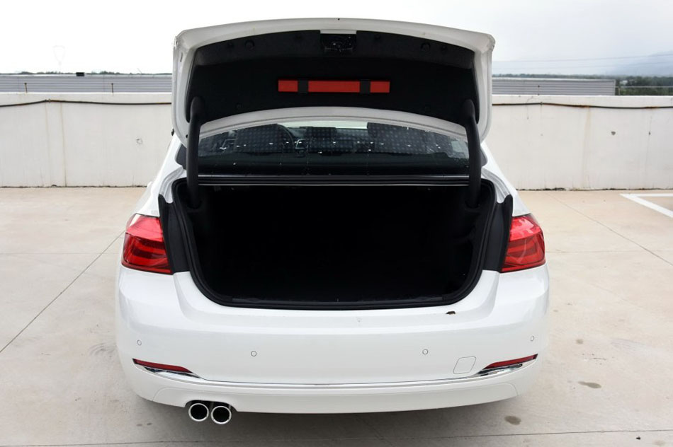 2017款 320Li 时尚型 座椅空间