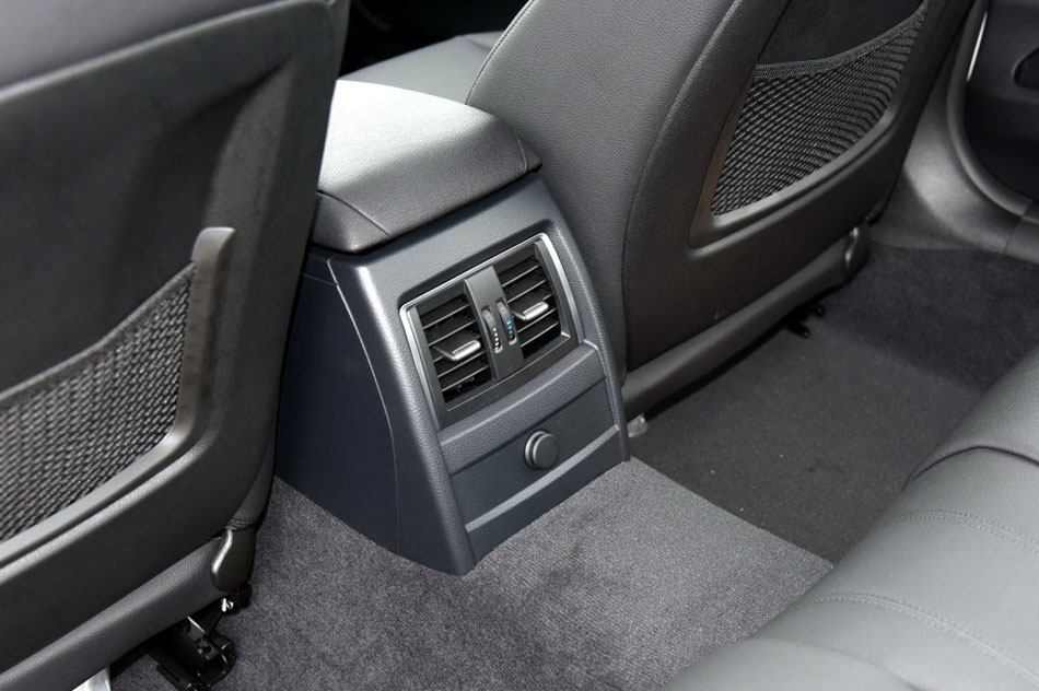 2017款 320Li 时尚型 座椅空间