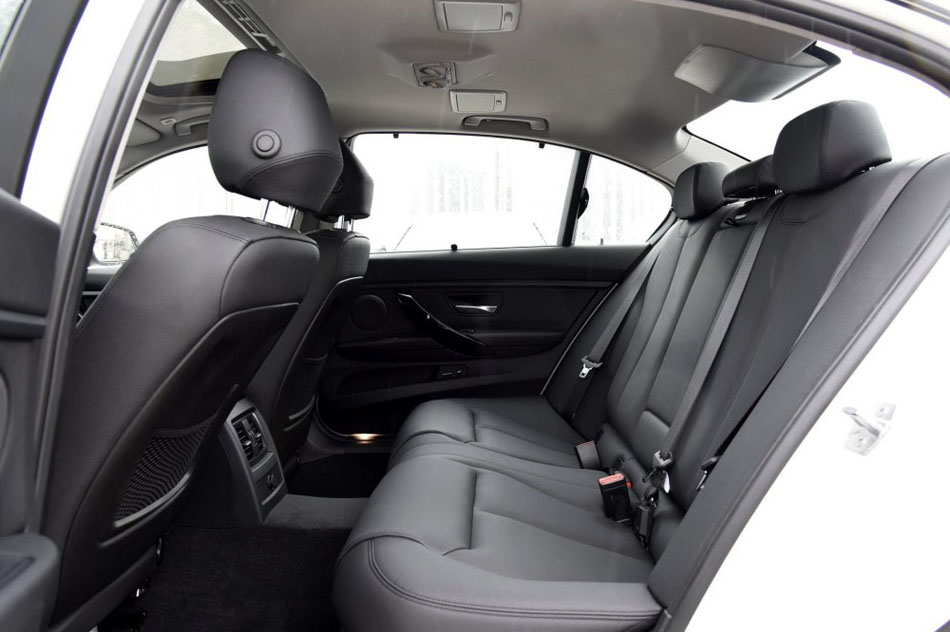 2017款 320Li 时尚型 座椅空间