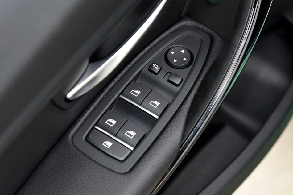 2017款 320Li 时尚型 座椅空间