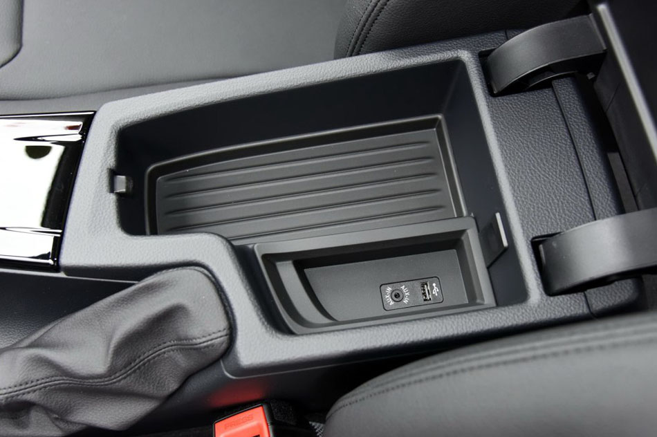 2017款 320Li 时尚型 座椅空间