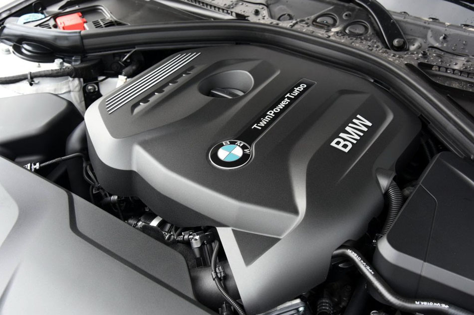 2017款 320Li 时尚型 引擎底盘