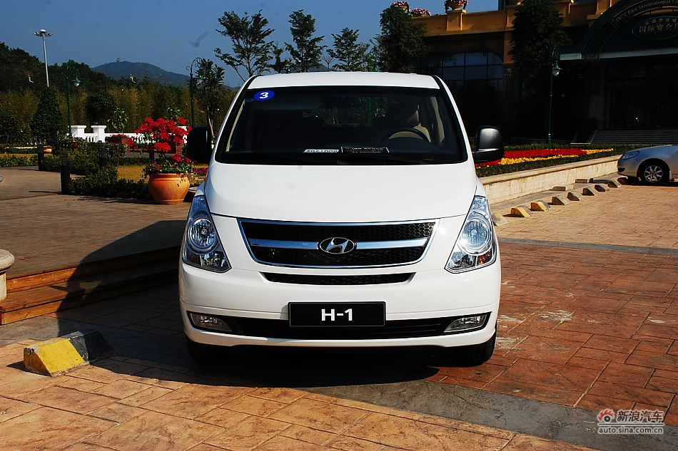 现代H-1辉翼外观实拍图