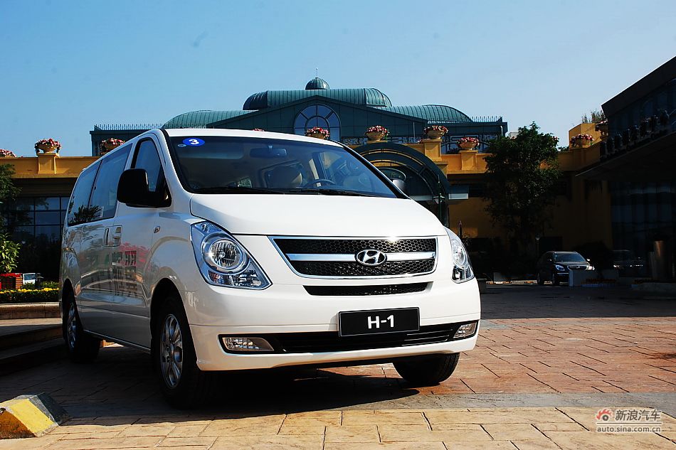 现代H-1辉翼外观实拍图