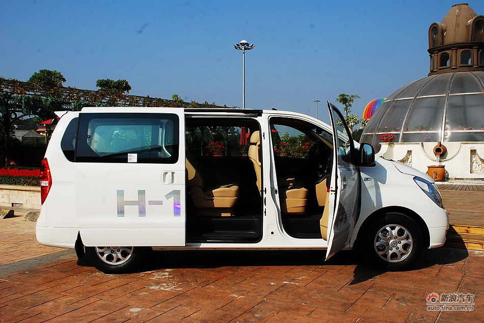 现代H-1辉翼外观实拍图