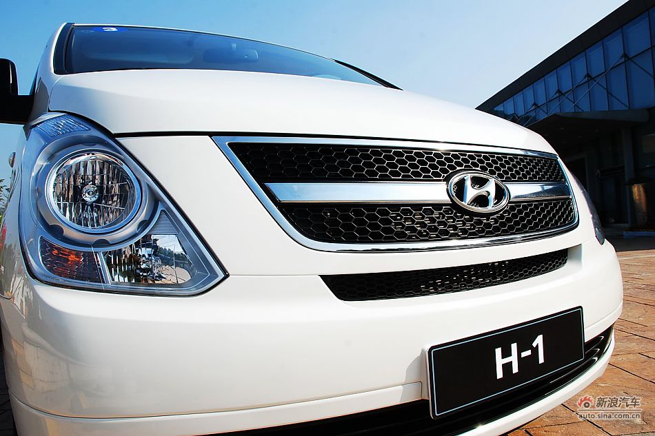 现代H-1辉翼外观实拍图