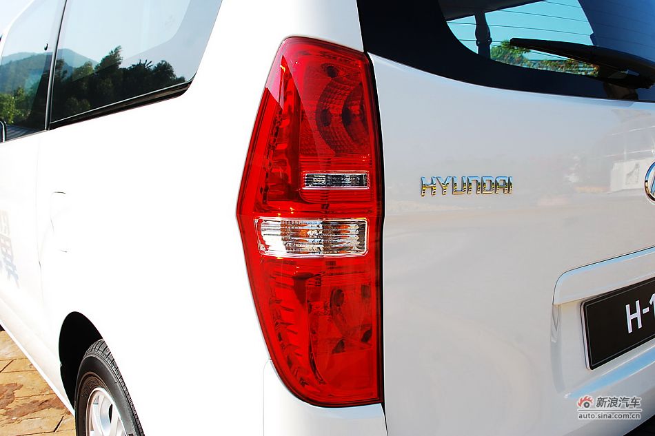 现代H-1辉翼外观实拍图