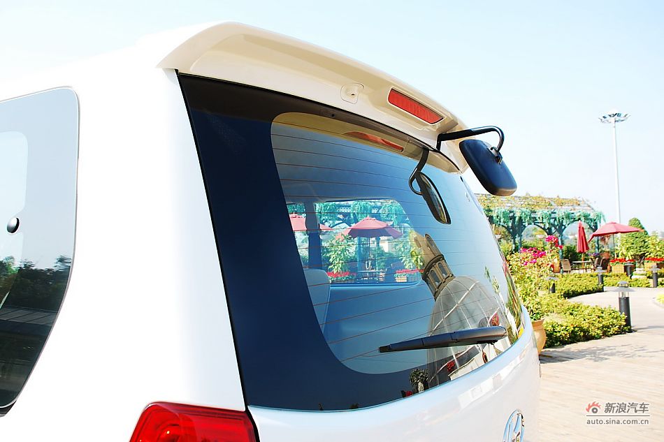 现代H-1辉翼外观实拍图