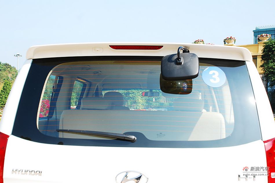 现代H-1辉翼外观实拍图