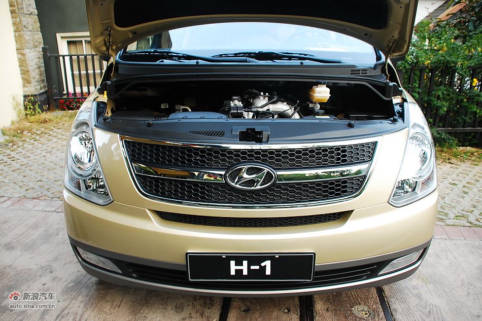 现代H-1辉翼实拍图