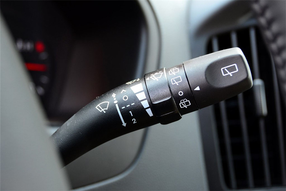 2011款H-1辉翼2.4L自动领航版