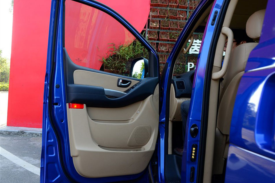 2011款H-1辉翼2.4L自动领航版