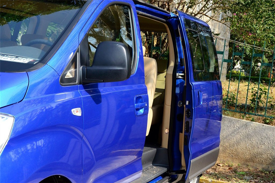 2011款H-1辉翼2.4L自动领航版