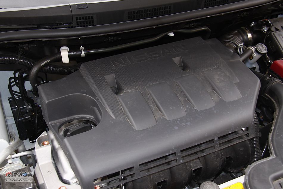 东风日产启辰D50引擎底盘