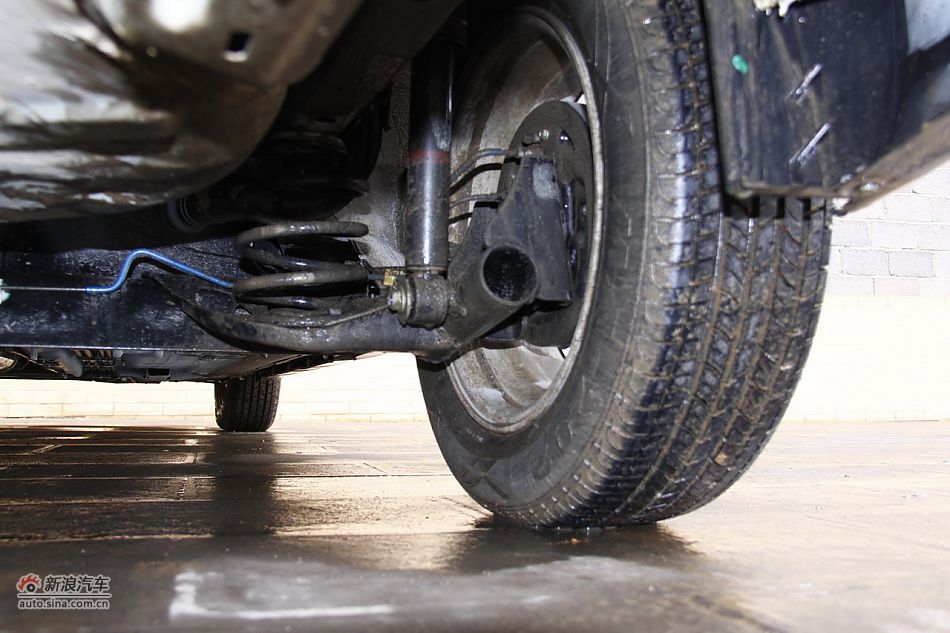 东风日产启辰D50引擎底盘