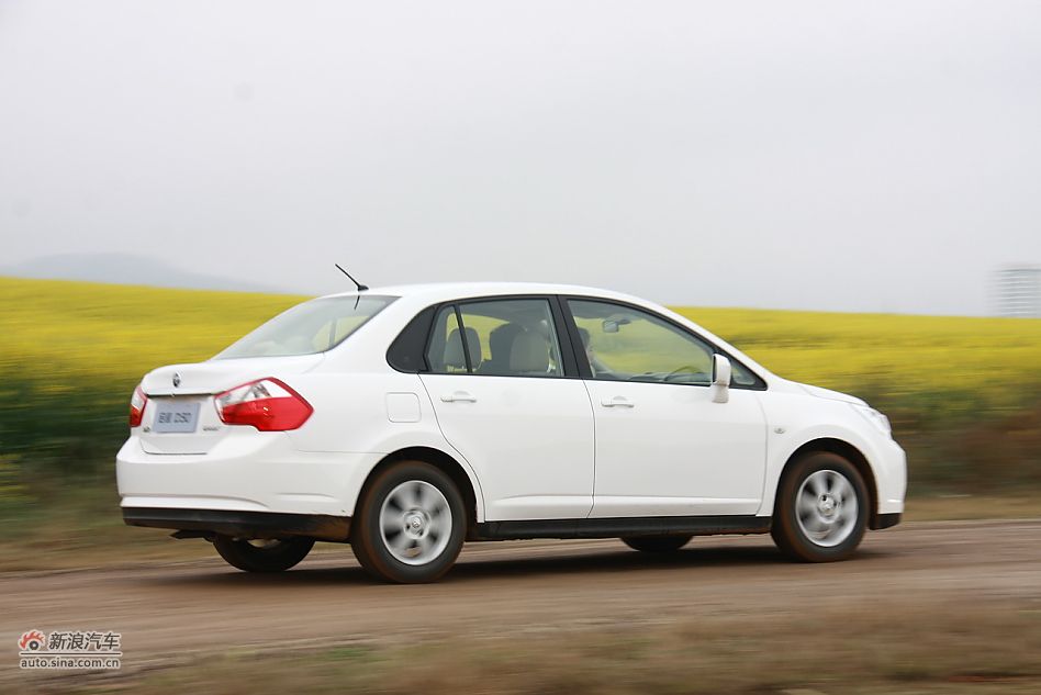 启辰D50动态实拍