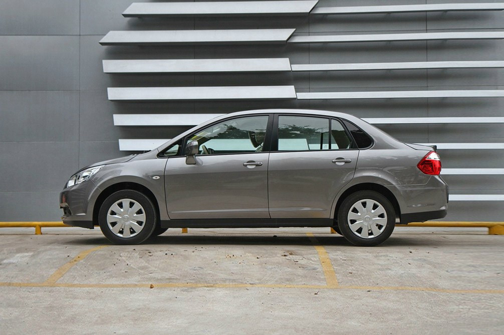 启辰D50 2013款 1.6L AT 时尚版 外观