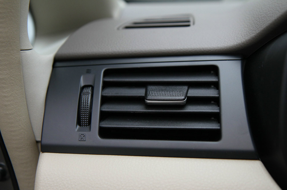 启辰D50 2013款 1.6L AT 时尚版 内饰