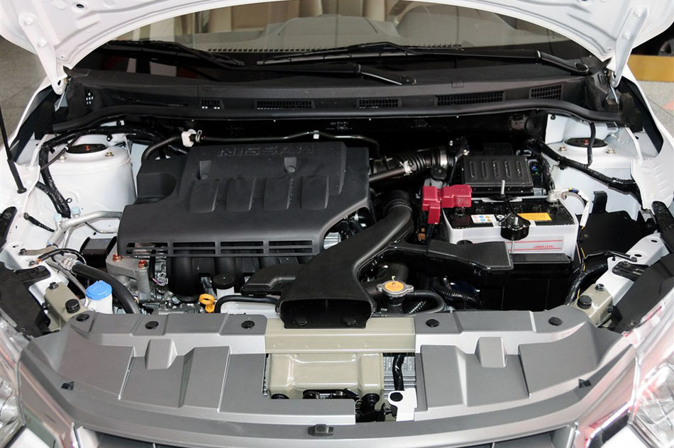 2013款 1.6L 自动豪华型 引擎底盘