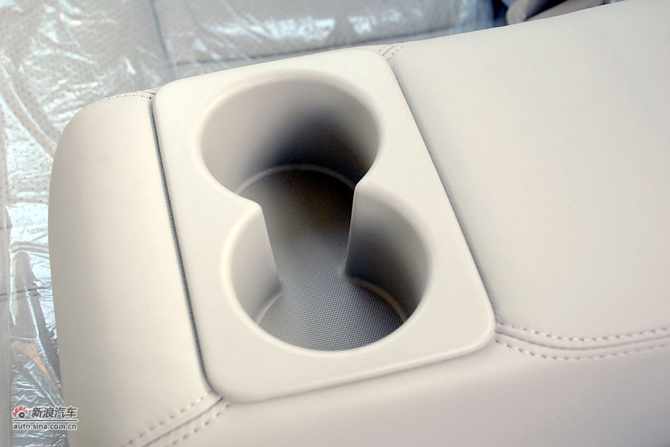 东风日产新阳光到店高清实拍