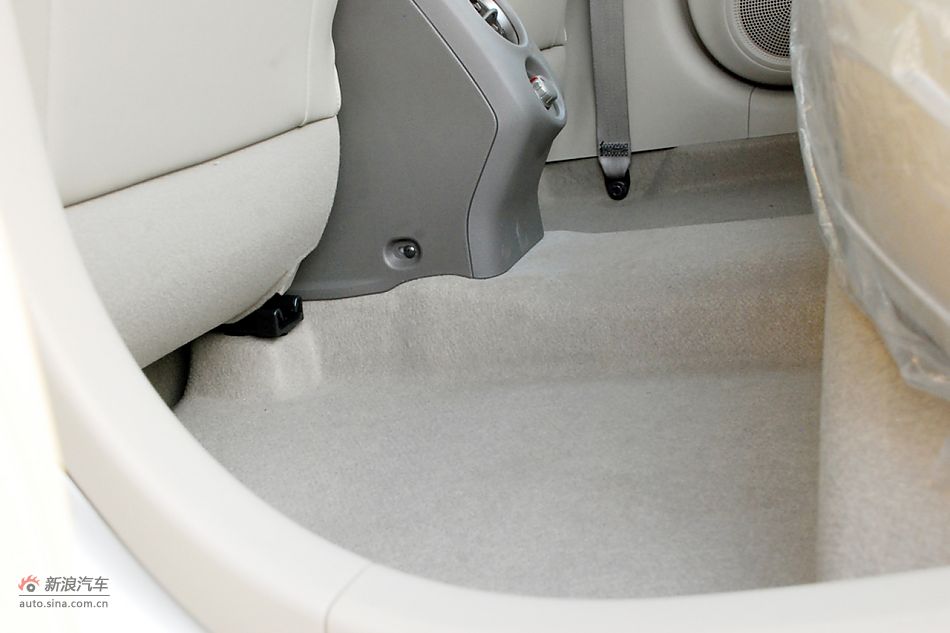 东风日产新阳光到店高清实拍