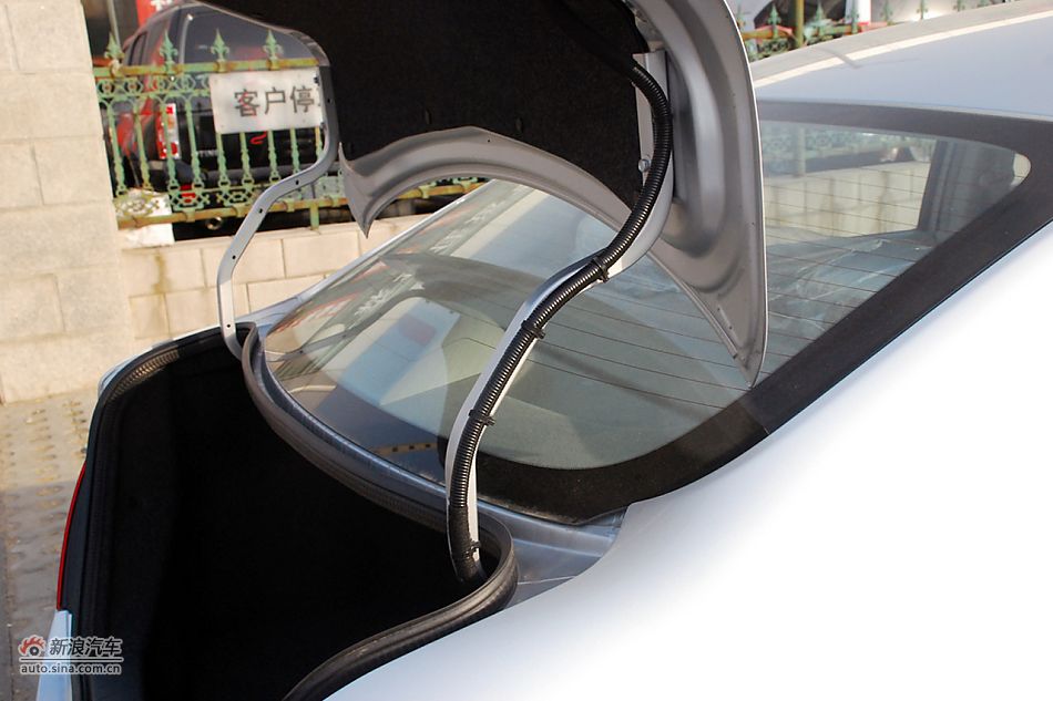 东风日产新阳光到店高清实拍