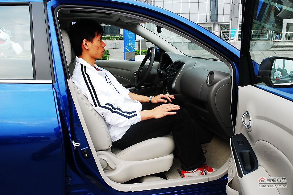 东风日产新阳光内饰实拍