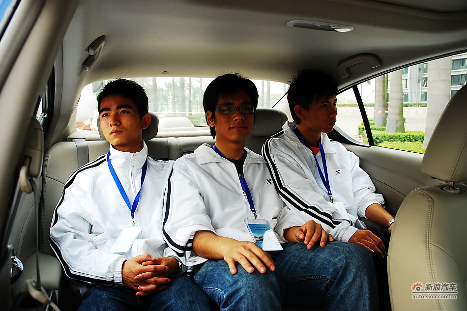 东风日产新阳光内饰实拍