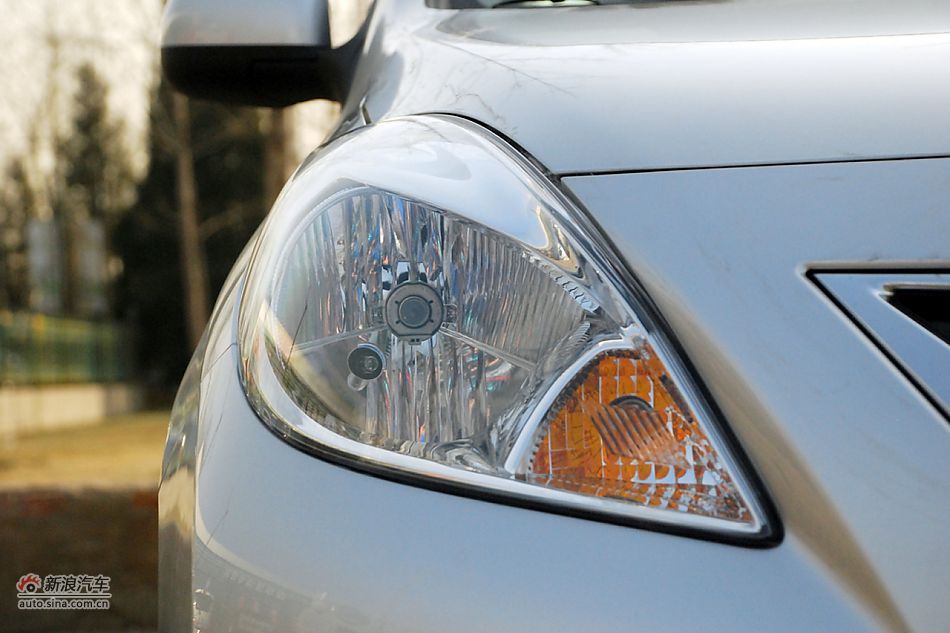 东风日产新阳光到店高清实拍